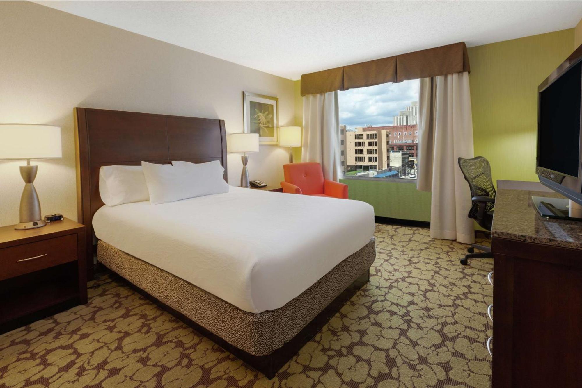 Hilton Garden Place 3*