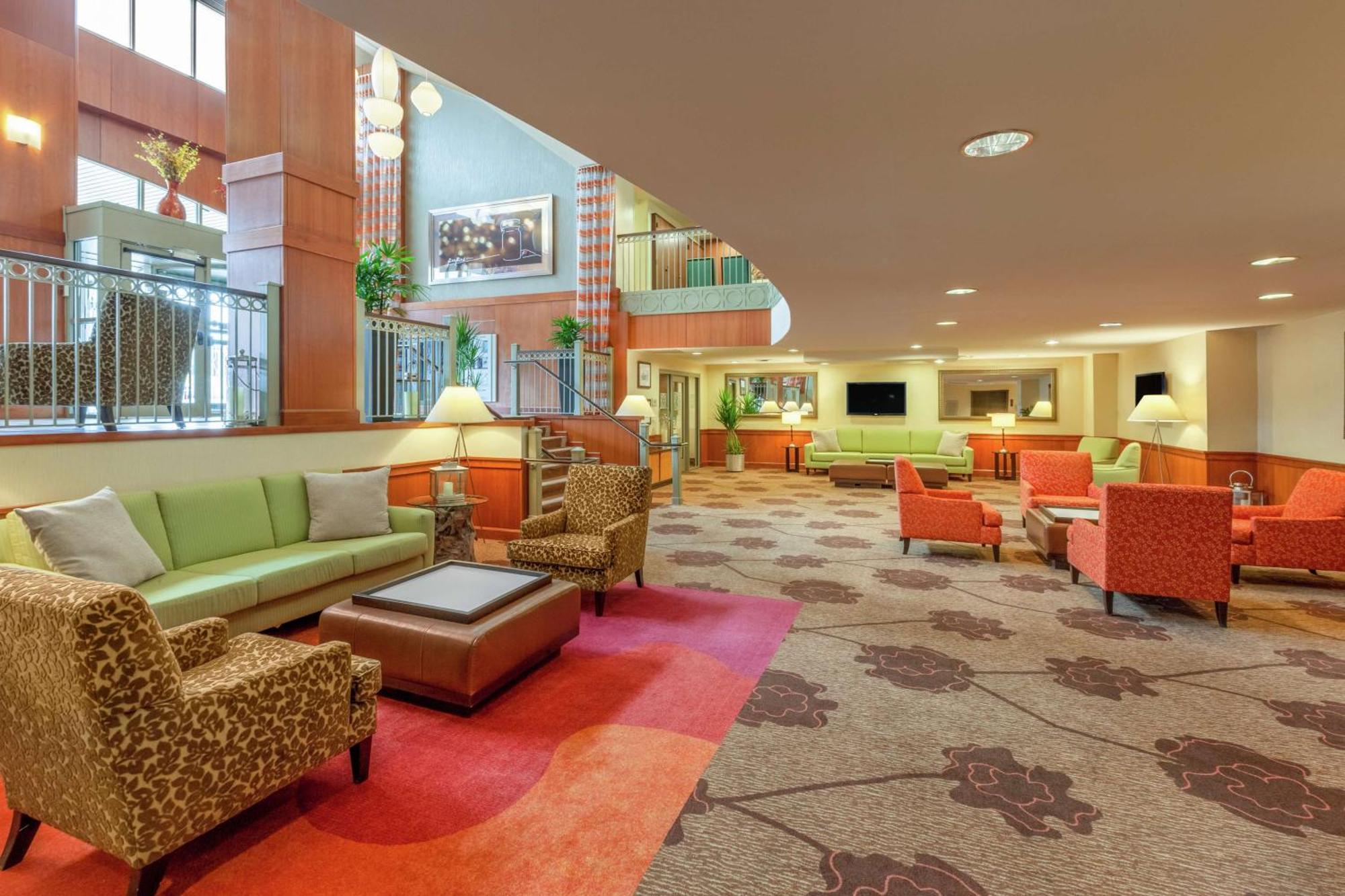 Hilton Garden Place 3*