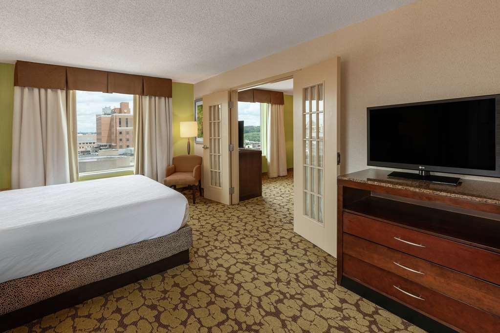Hilton Garden Place Hotel